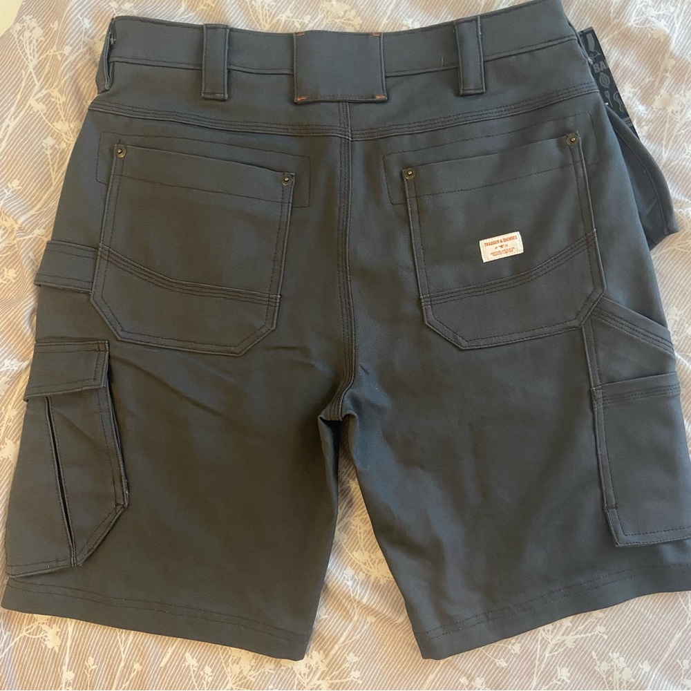 NWT Women's Dickies Cargo Shorts size 29 Grey